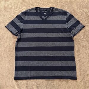 Tommy Hilfiger Men's Dark & Light Navy Blue Monochrome Striped V-Neck Tee Flag